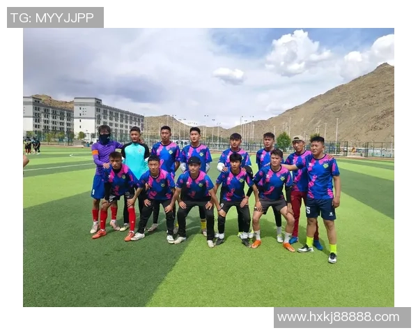 足球巨星日常分享：从训练场到生活点滴，揭秘他们的私人时光