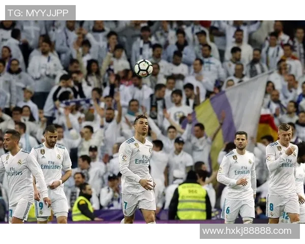 足球巨星九宫格精美壁纸集合展现经典瞬间与辉煌时刻